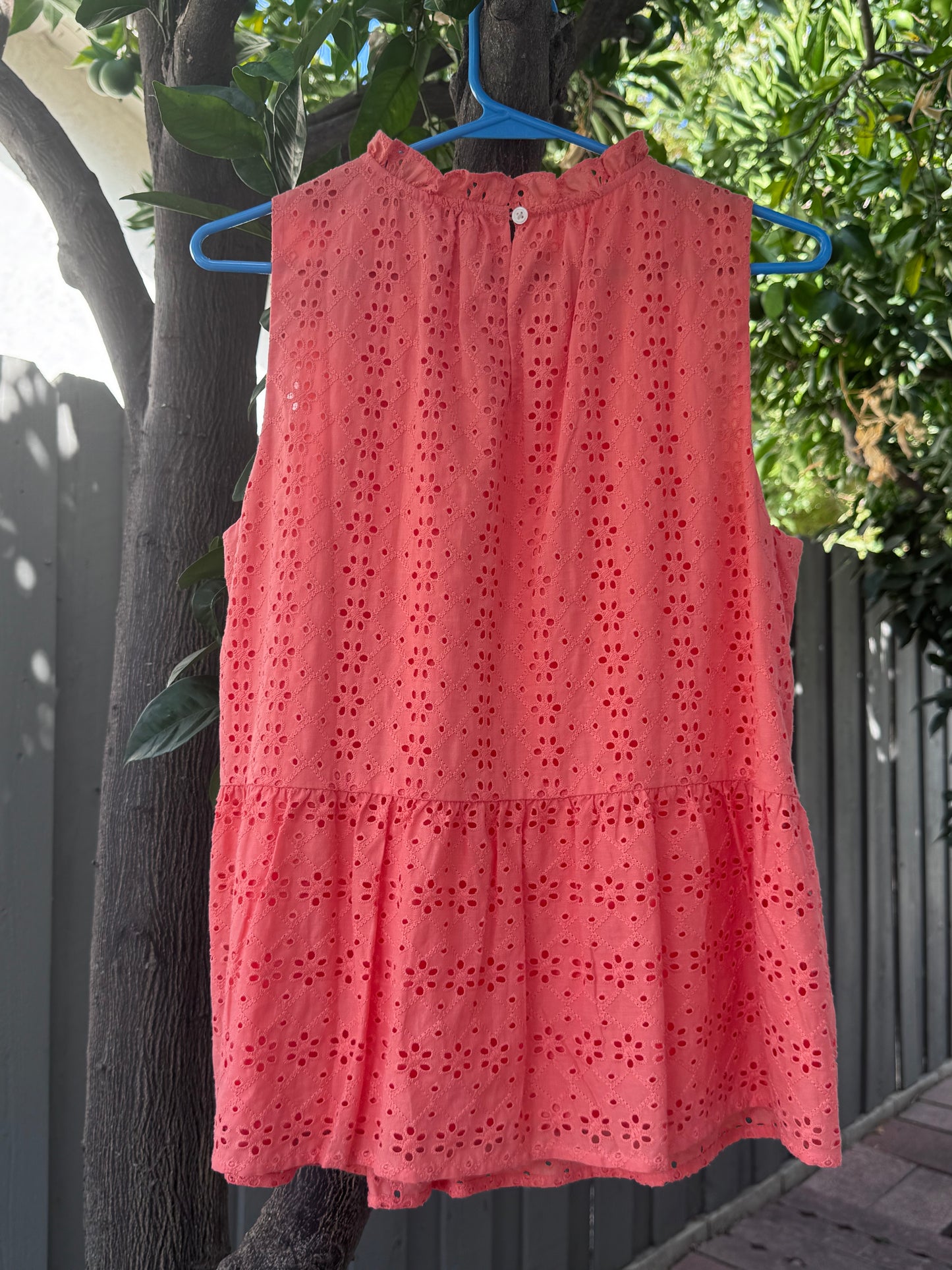LOFT Coral Eyelet Sleeveless Peplum Top – Sz Small