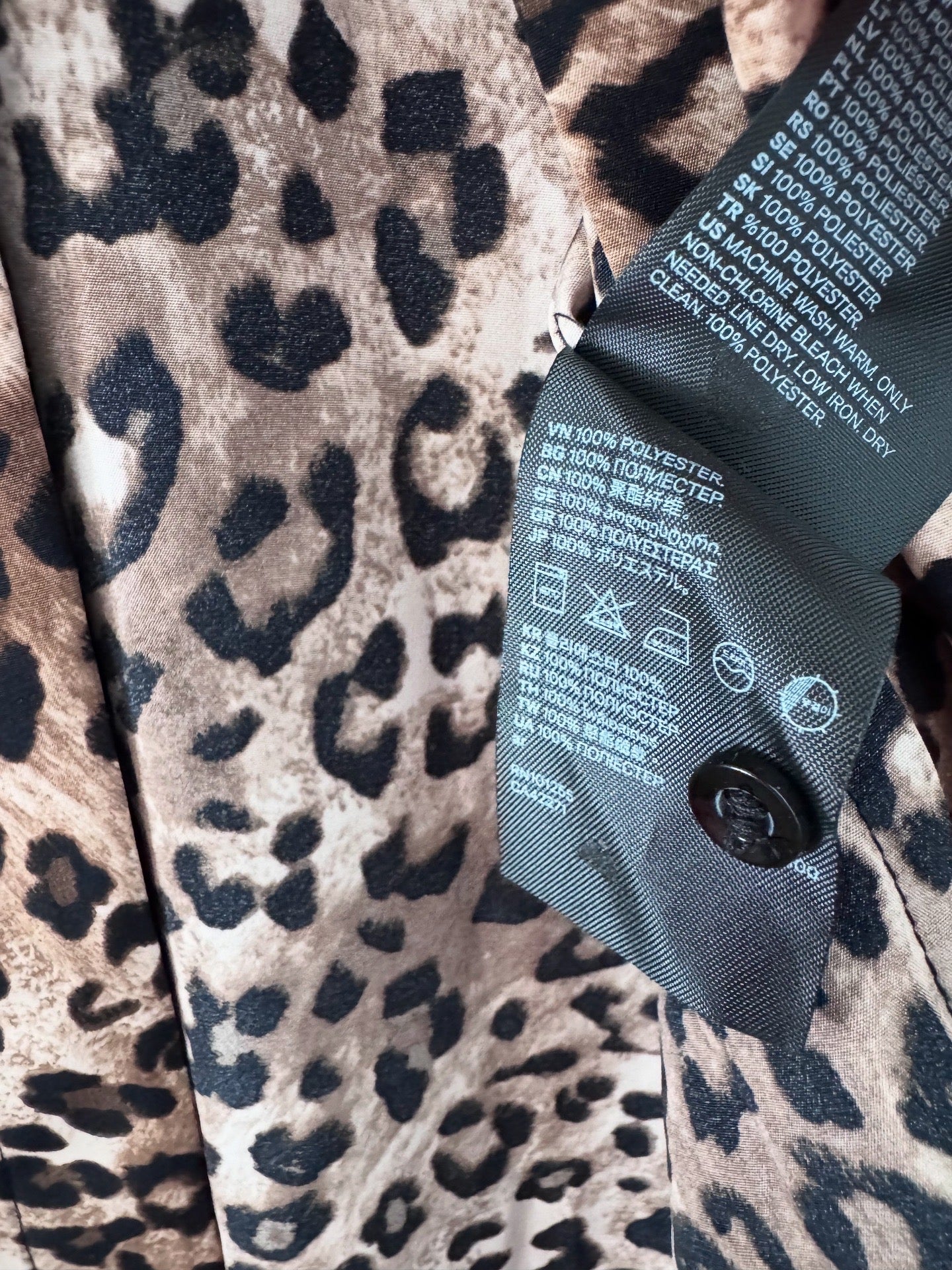 H&M Leopard Print Button-Up Blouse – Size 4
