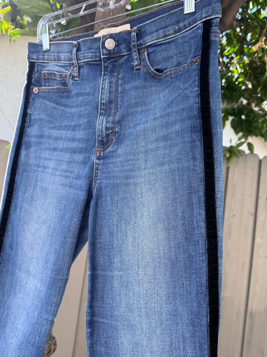 GAP 1969 True Skinny Super High Rise Jeans with Black Velvet Side Stripe Women’s Sz 30R