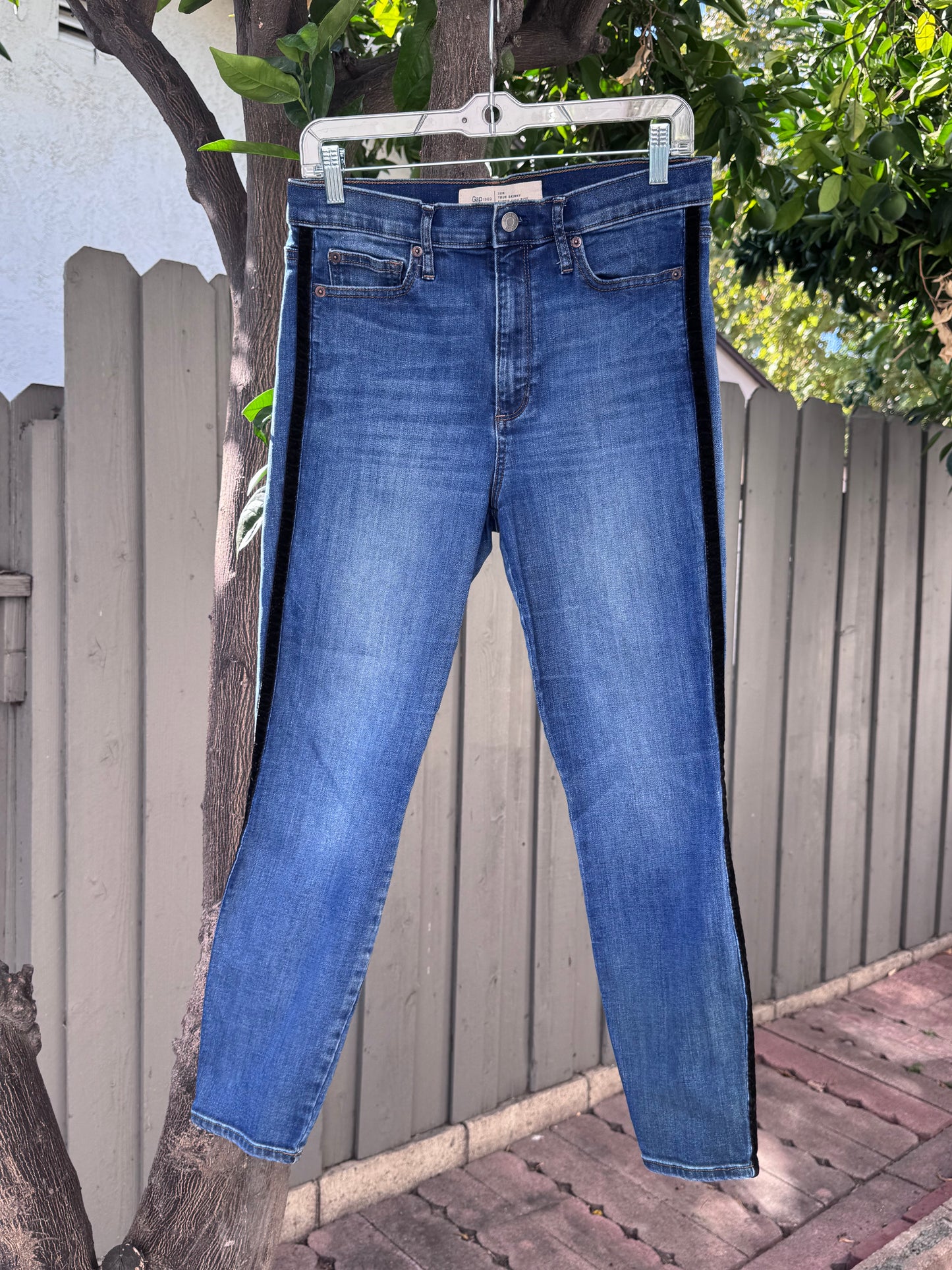 GAP 1969 True Skinny Super High Rise Jeans with Black Velvet Side Stripe Women’s Sz 30R