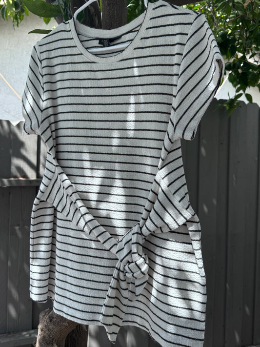 A Pea in the Pod Striped Tie-Front Short Sleeve Maternity Top – Size S