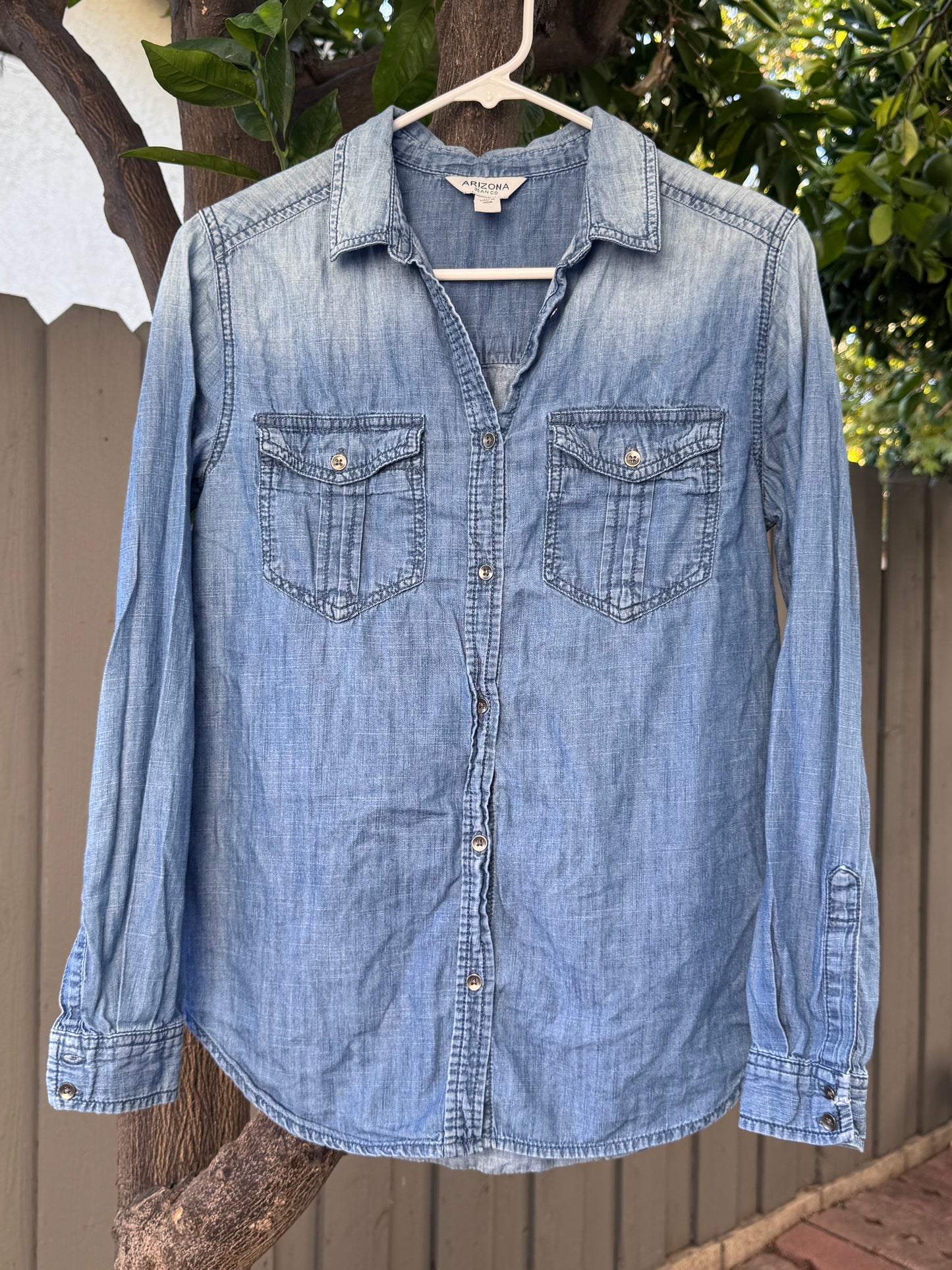 Arizona Jean Co. Chambray Denim Button-Up Shirt Sz S