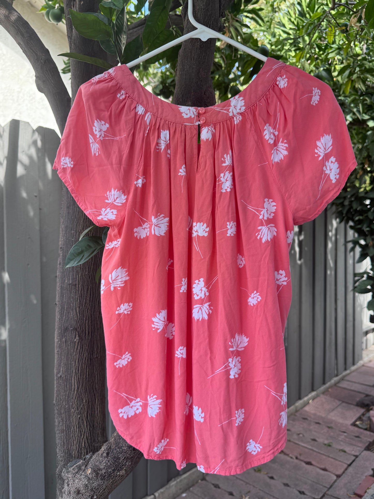 St. John’s Bay Coral Floral Peasant Top – Sz Petite L