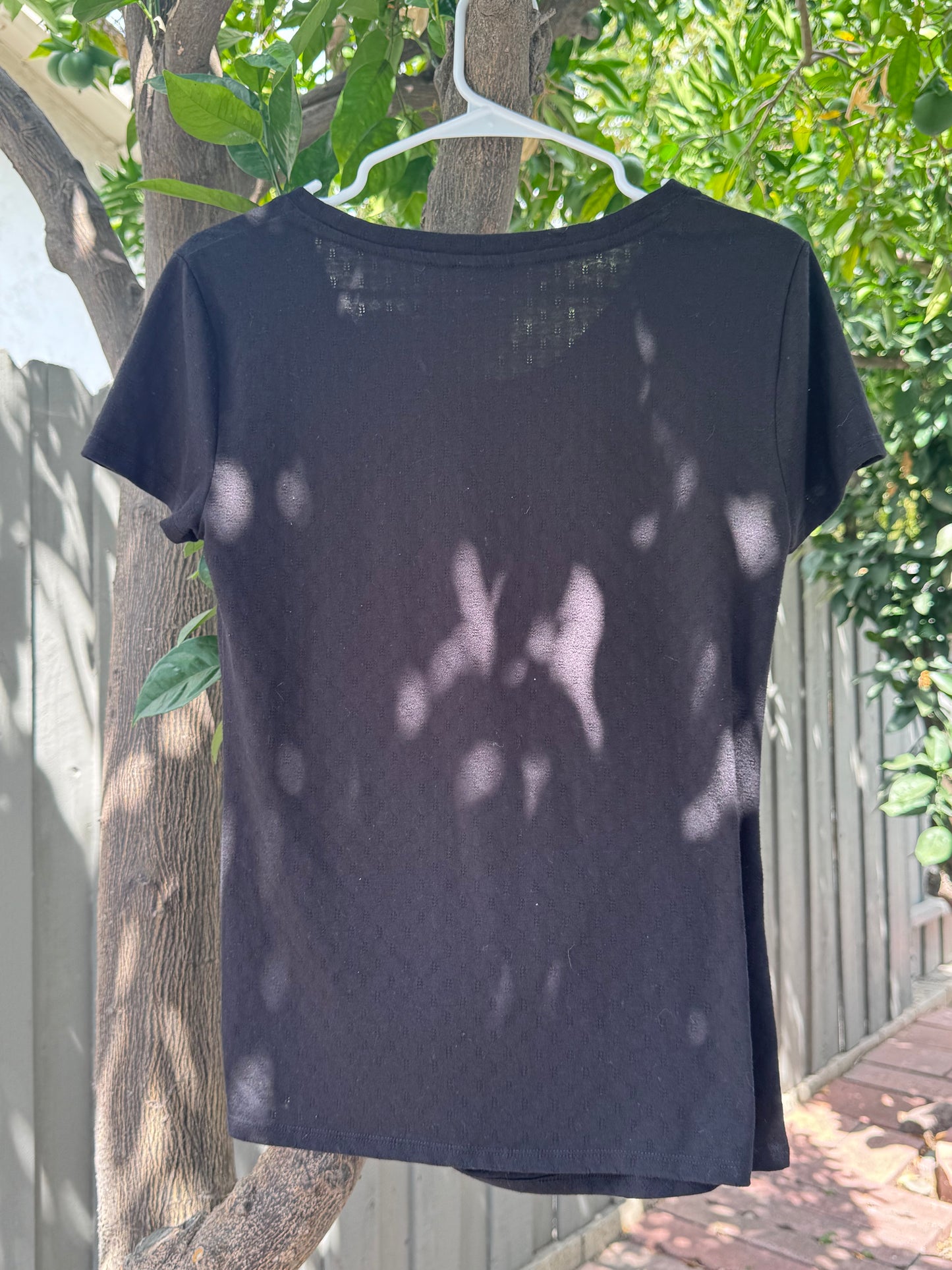 Candie’s Black Short Sleeve Twist-Front Tee – Size M