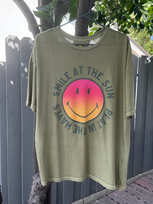 Billabong Smiley “Smile at the Sun, Play in the Waves” Organic Cotton Graphic Tee – Sz S