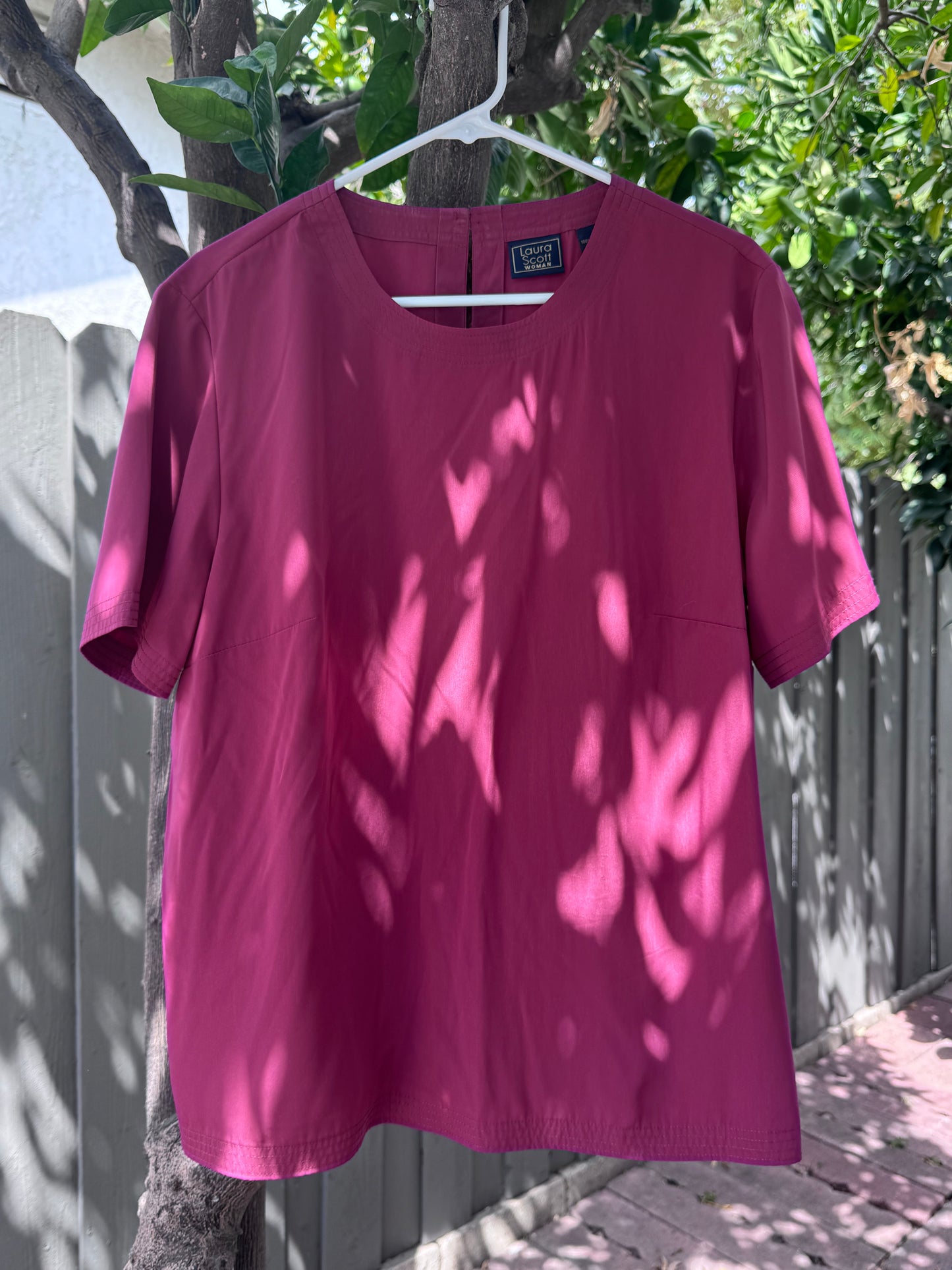 Laura Scott Woman Magenta Short Sleeve Blouse – Size 16W