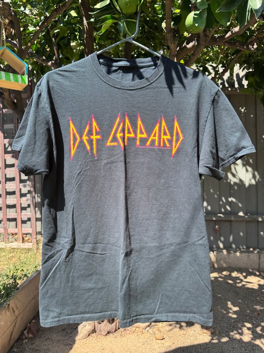 Def Leppard 2019 Graphic Band Tee Sz M