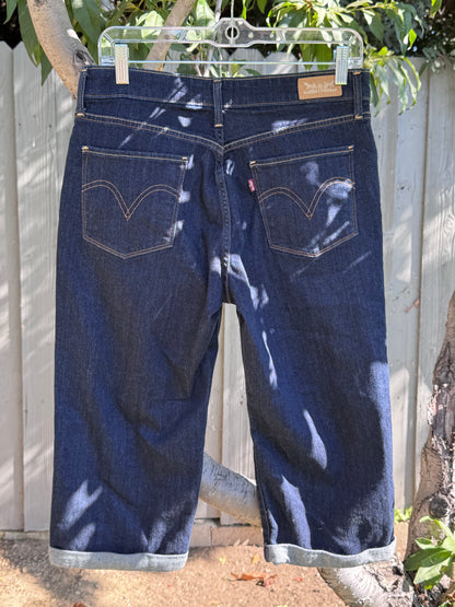 Levi’s Women’s Dark Wash Capri Jeans – Size 10
