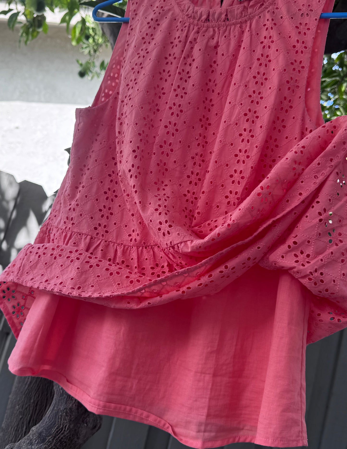 LOFT Coral Eyelet Sleeveless Peplum Top – Sz Small