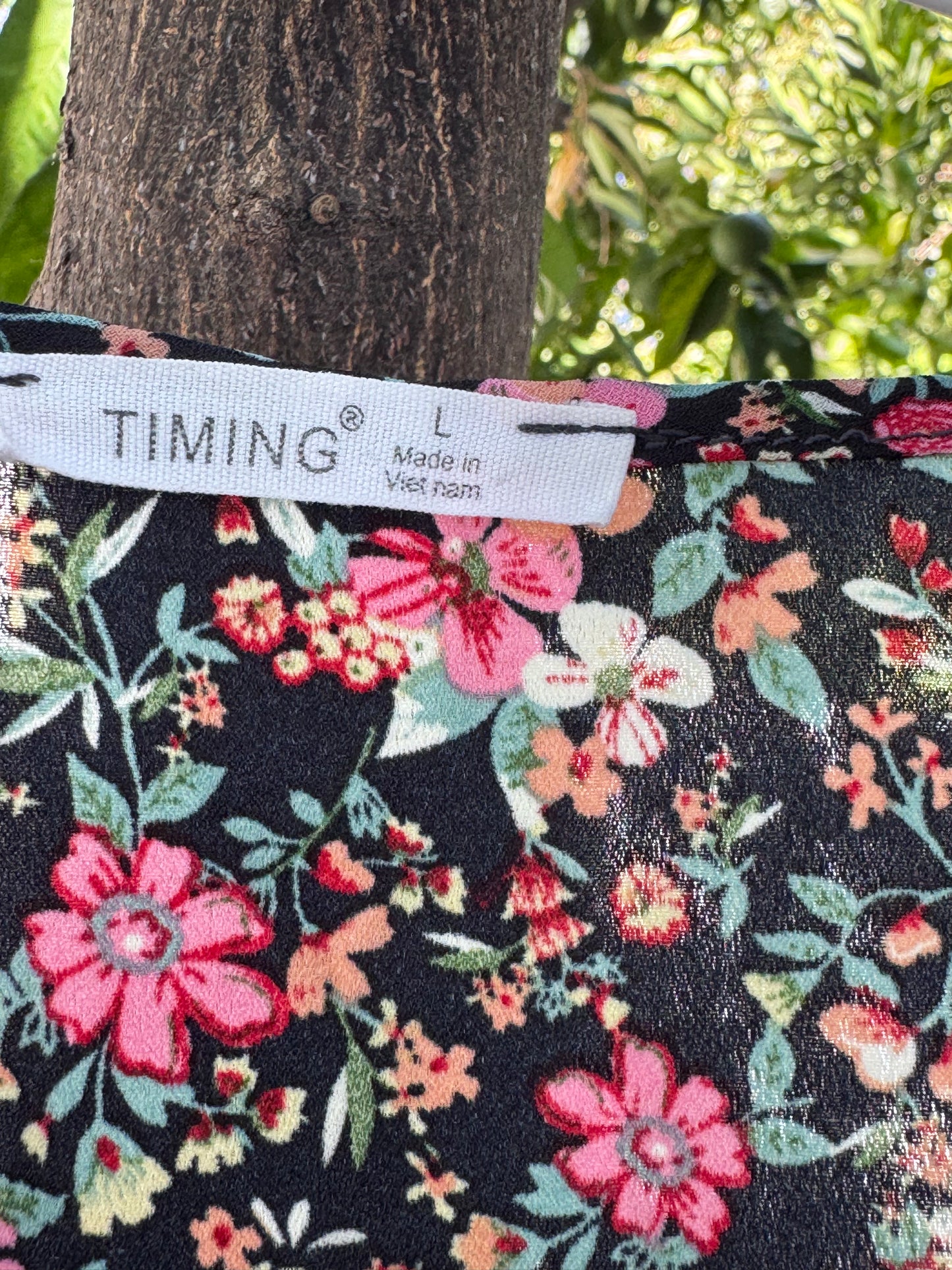 Timing Floral Ruffle Sleeve Blouse – Size L