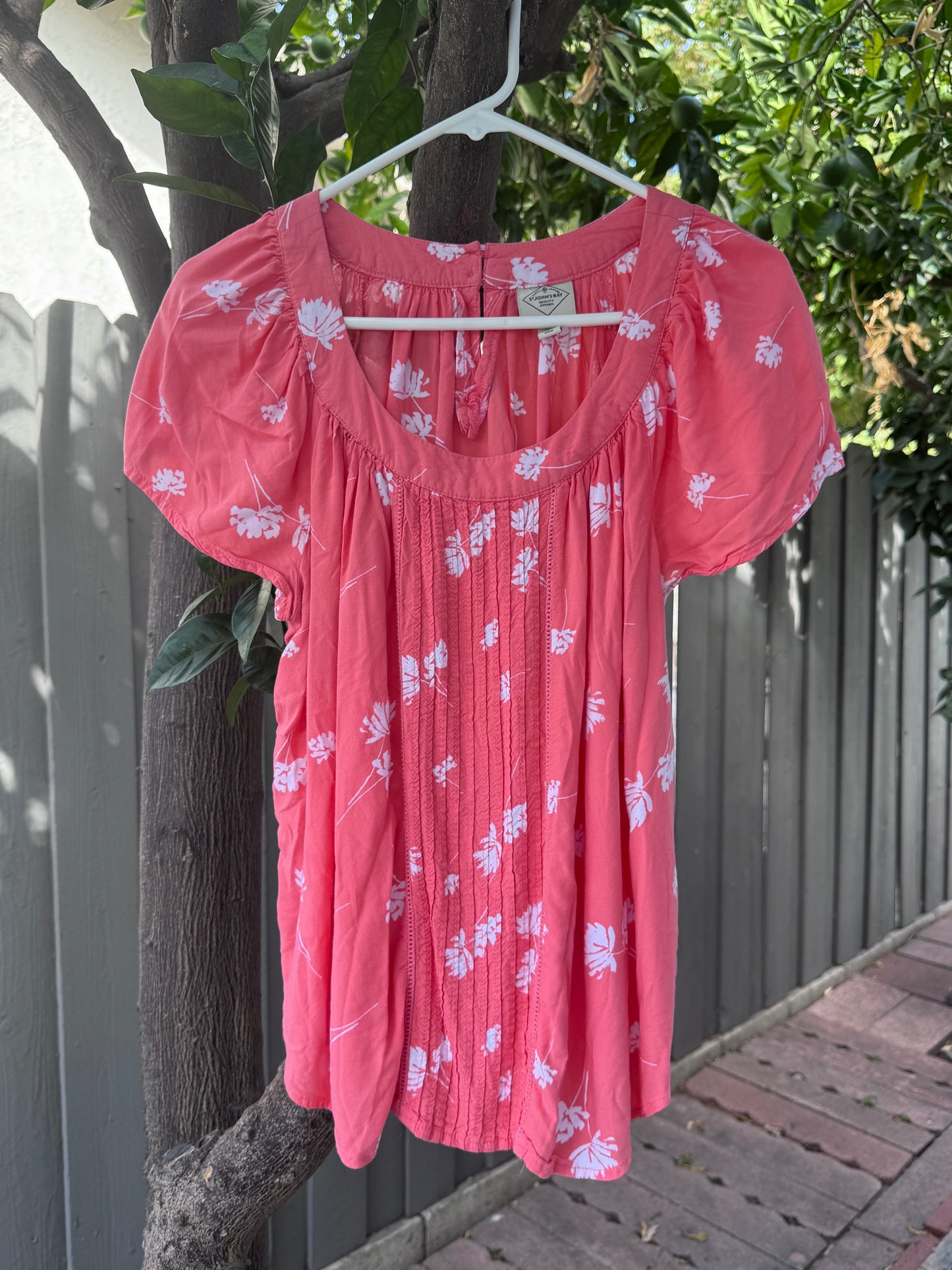 St. John’s Bay Coral Floral Peasant Top – Sz Petite L