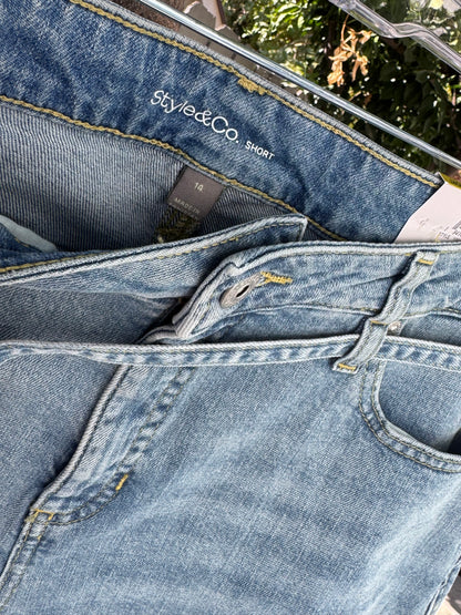 NEW Style & Co High Rise Belted Denim Shorts Women’s Sz 14