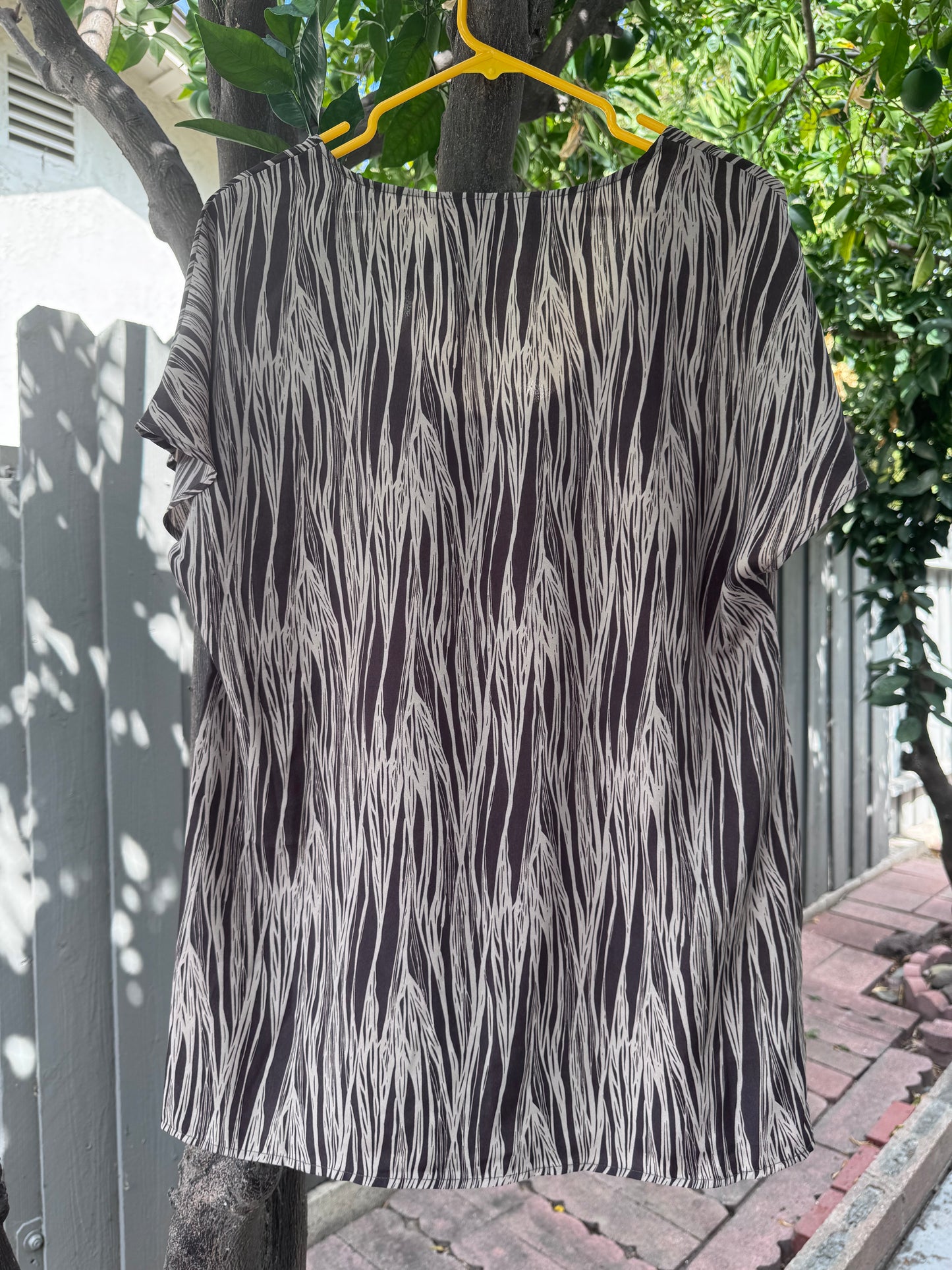 Y2k Dash by Kardashian Brown Abstract Print Blouse Size M