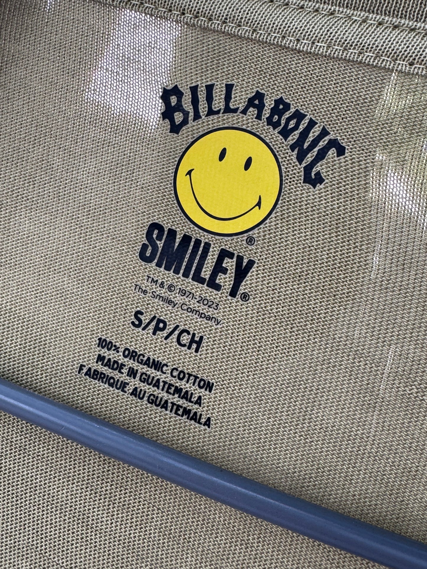 Billabong Smiley “Smile at the Sun, Play in the Waves” Organic Cotton Graphic Tee – Sz S