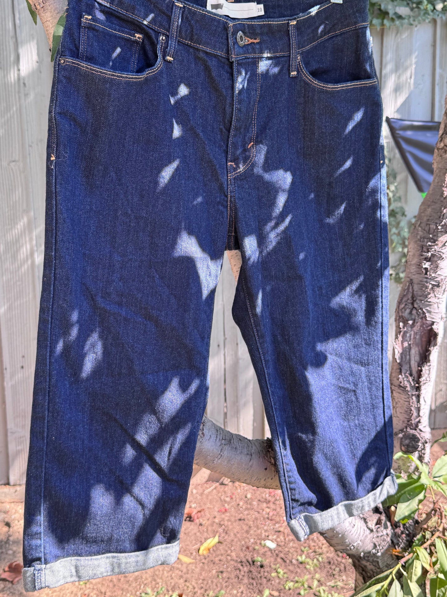 Levi’s Women’s Dark Wash Capri Jeans – Size 10