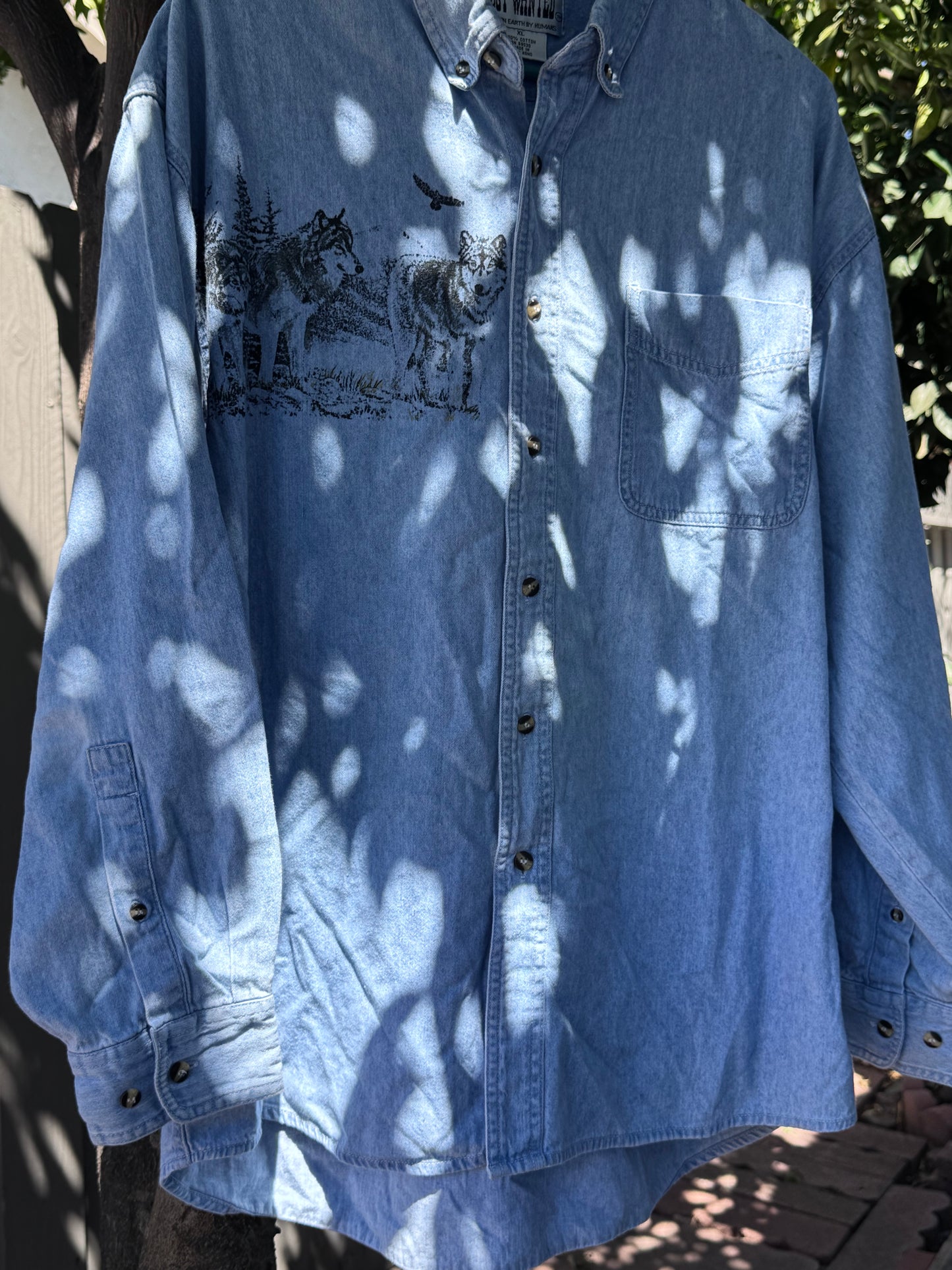 Vintage Wolf Graphic Denim Shirt 1990s Most Wanted Sz XL