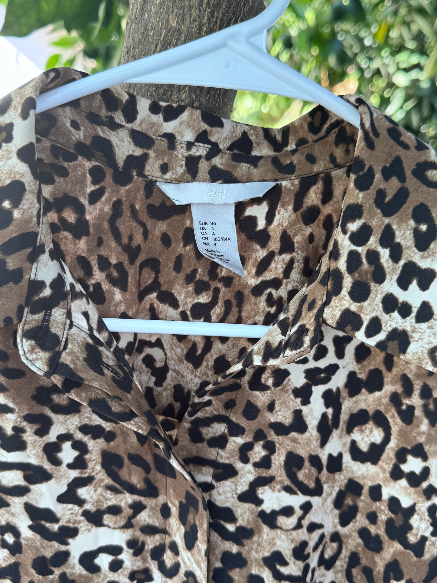 H&M Leopard Print Button-Up Blouse – Size 4