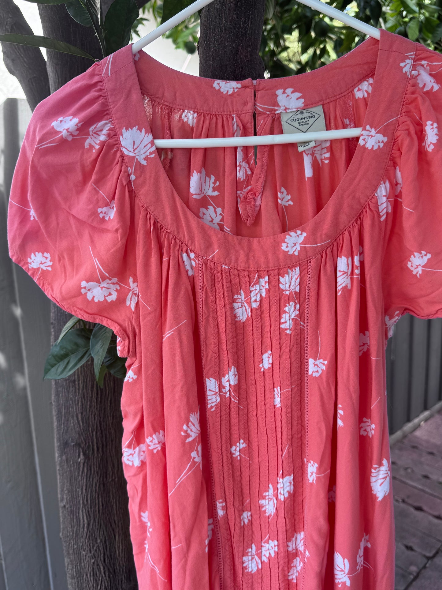 St. John’s Bay Coral Floral Peasant Top – Sz Petite L
