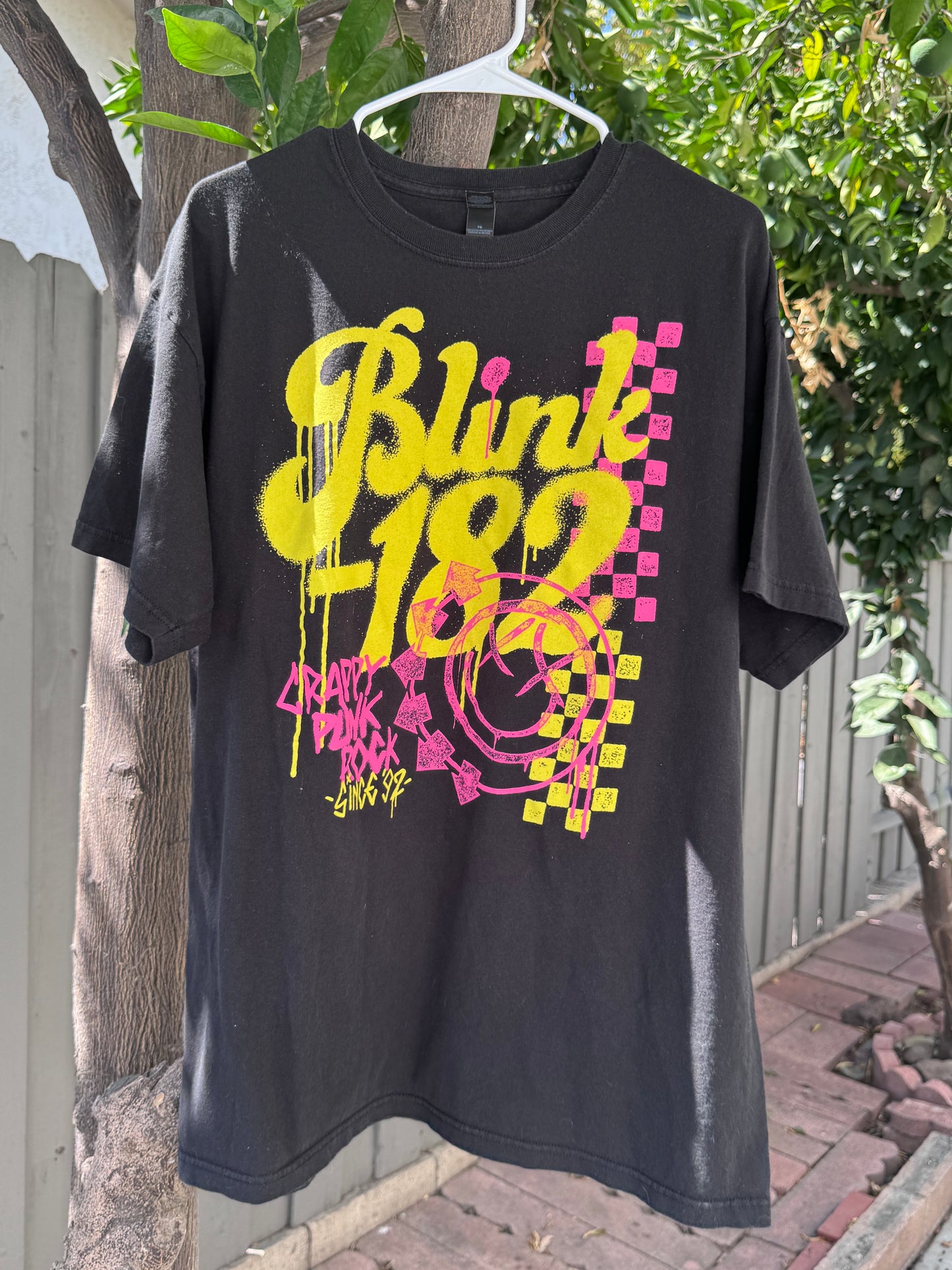 Blink-182 Neon Graffiti Punk Rock Tee Sz XL