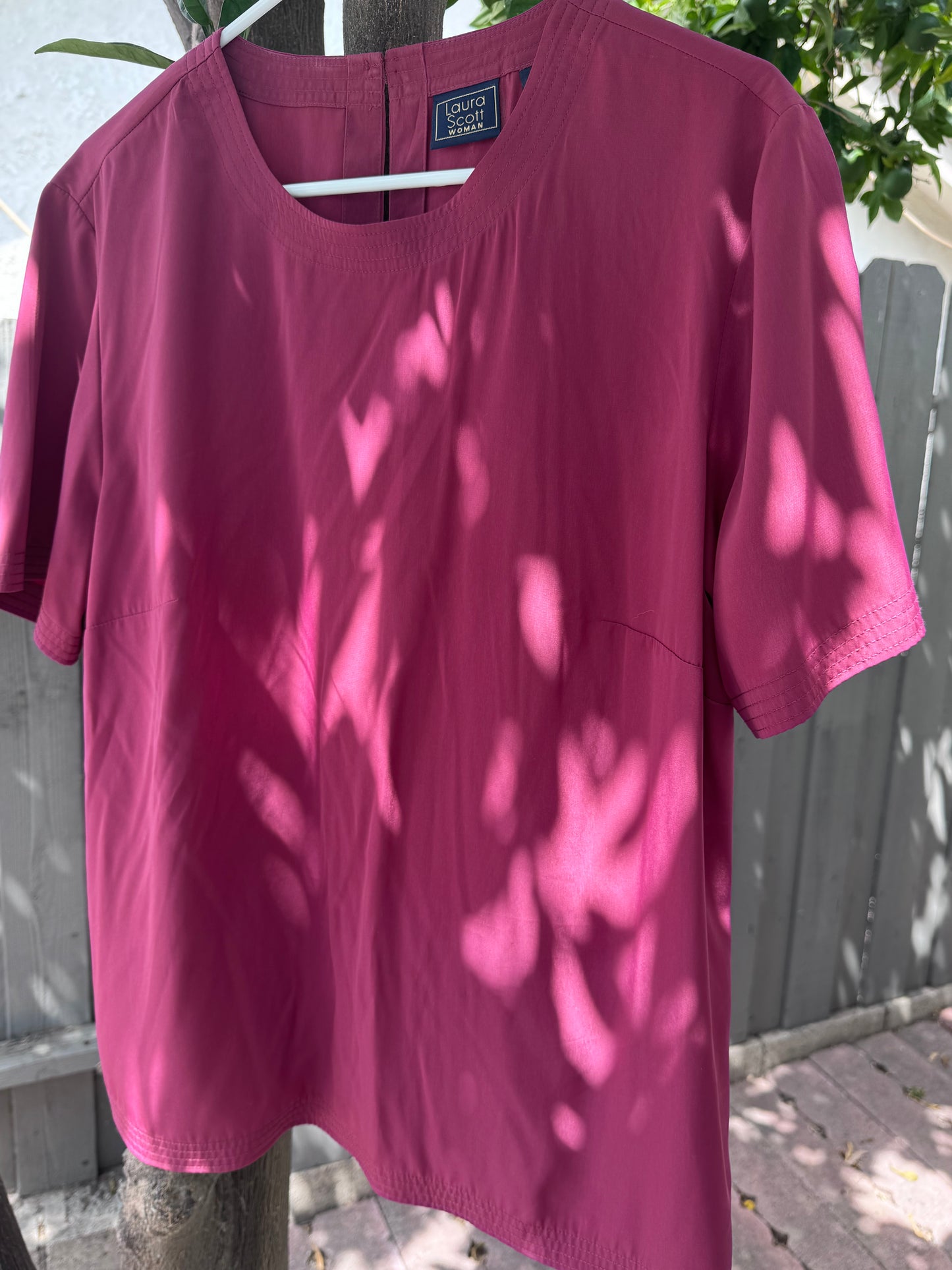 Laura Scott Woman Magenta Short Sleeve Blouse – Size 16W