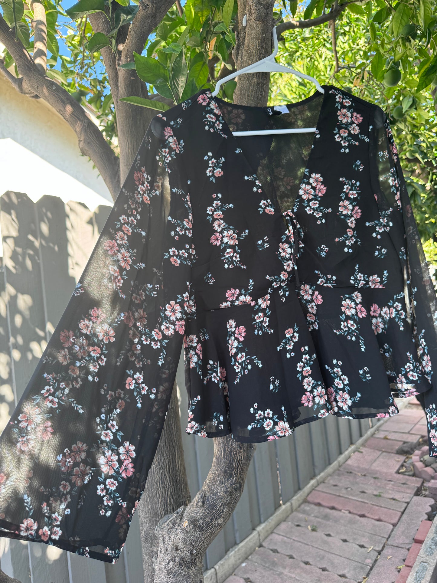 H&M Divided Black Floral Sheer Blouse – Size 8