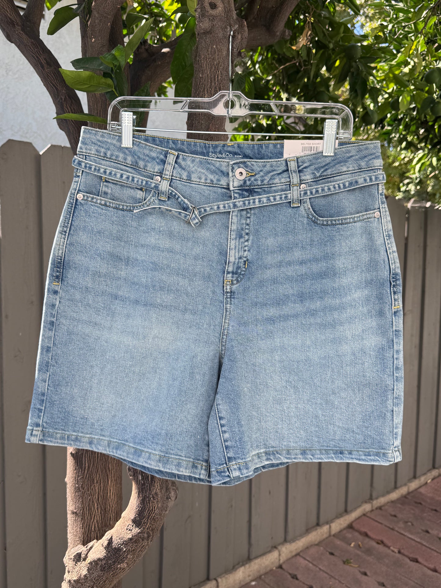 NEW Style & Co High Rise Belted Denim Shorts Women’s Sz 14