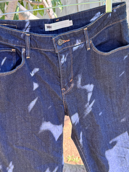 Levi’s Women’s Dark Wash Capri Jeans – Size 10