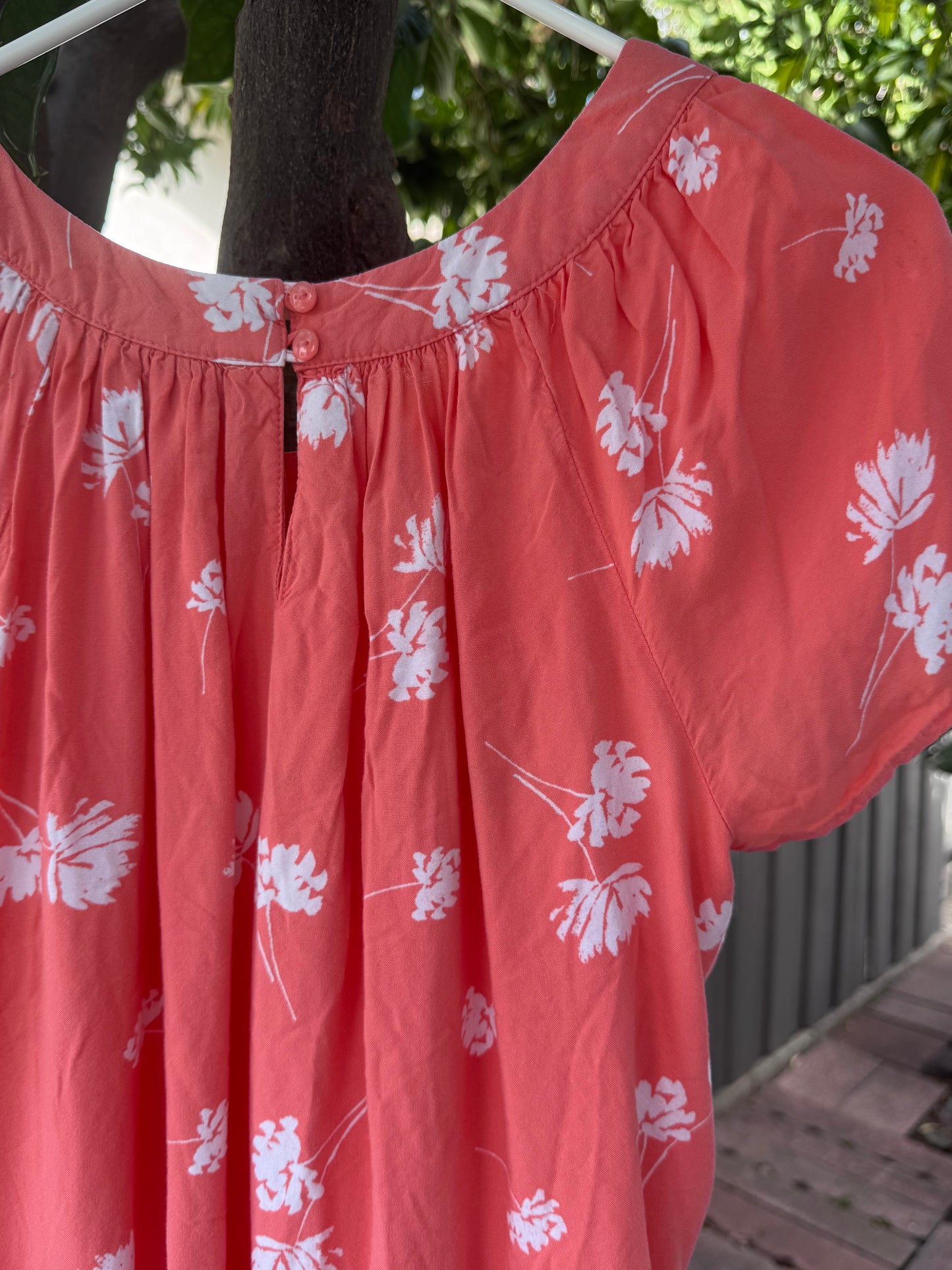 St. John’s Bay Coral Floral Peasant Top – Sz Petite L