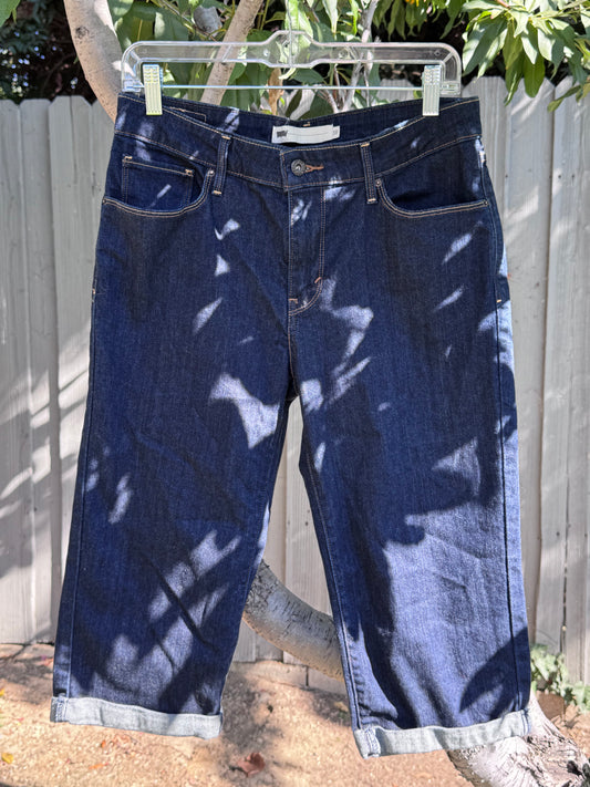 Levi’s Women’s Dark Wash Capri Jeans – Size 10