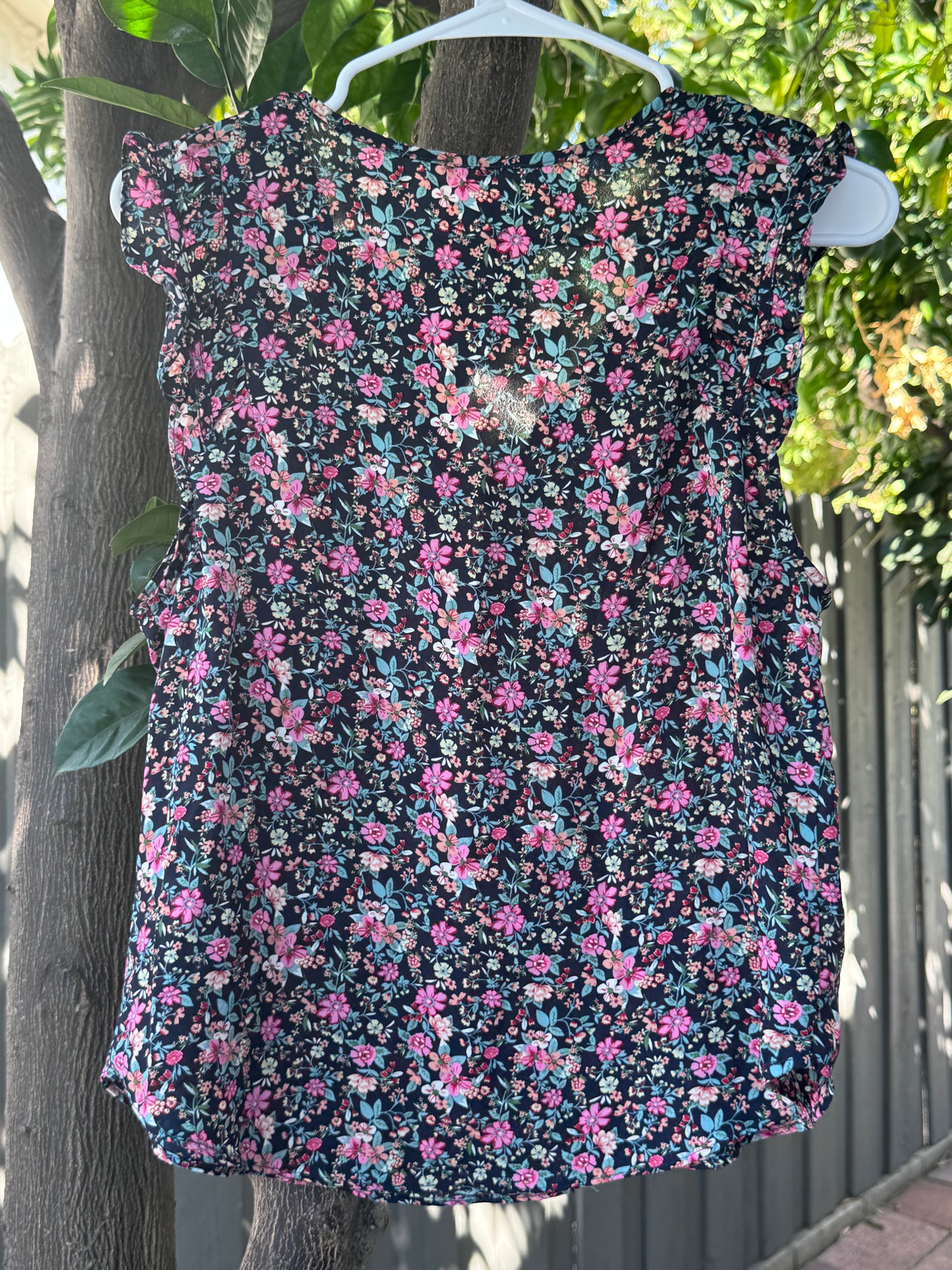 Timing Floral Ruffle Sleeve Blouse – Size L