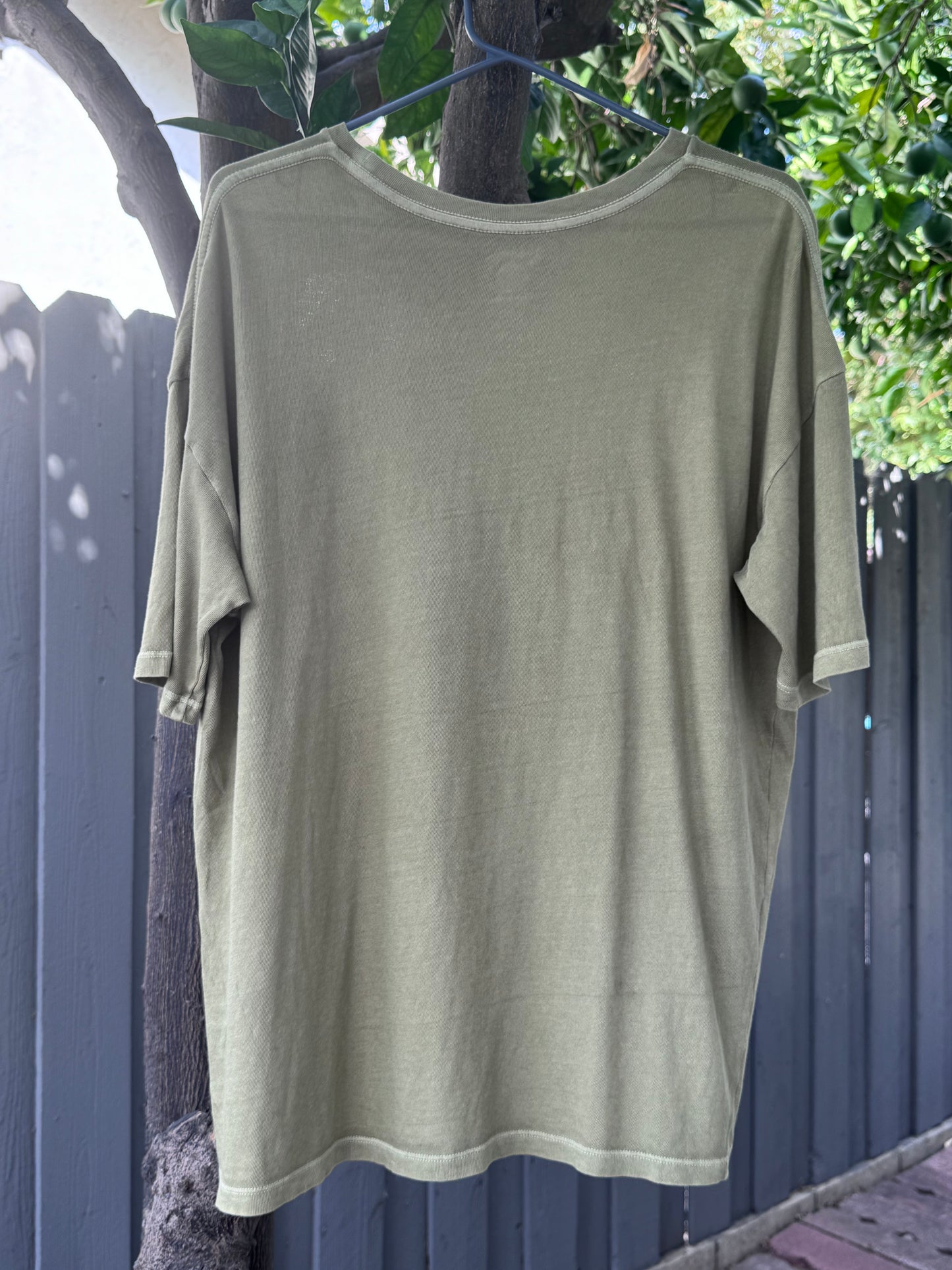 Billabong Smiley “Smile at the Sun, Play in the Waves” Organic Cotton Graphic Tee – Sz S