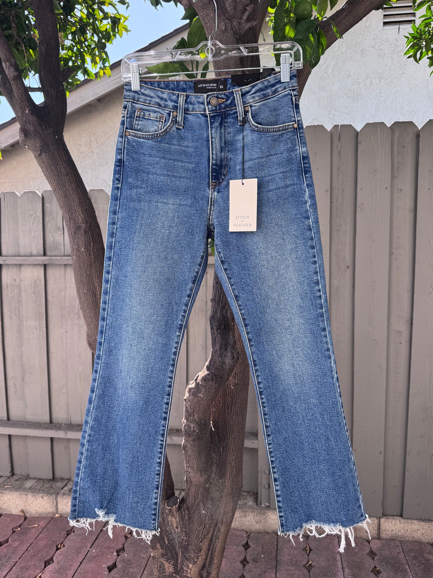 NEW Just Black Denim Vintage Cropped Frayed Hem Jeans Sz 25