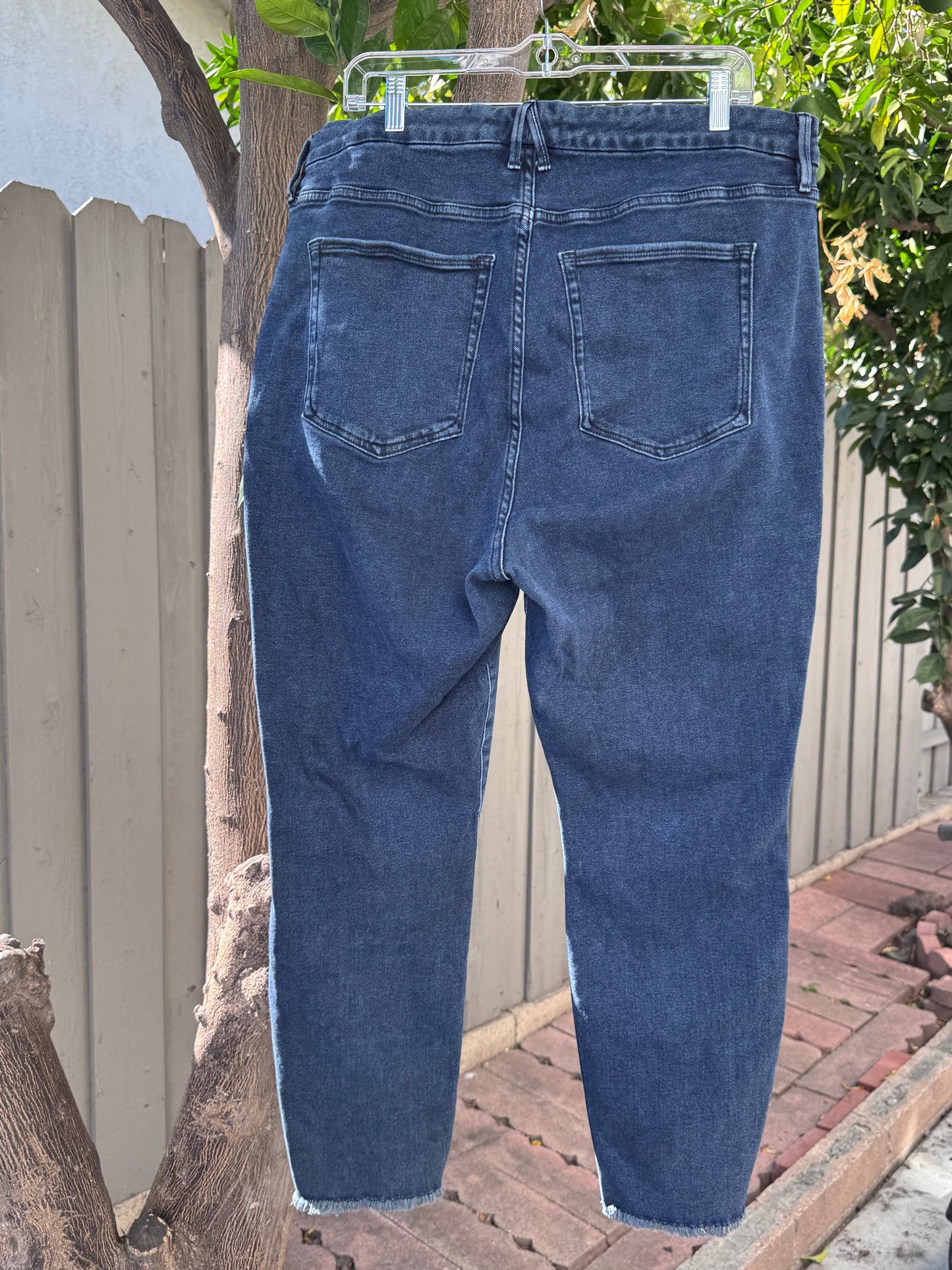 Good American Good Legs Raw Hem Skinny Jeans Women’s Sz 22