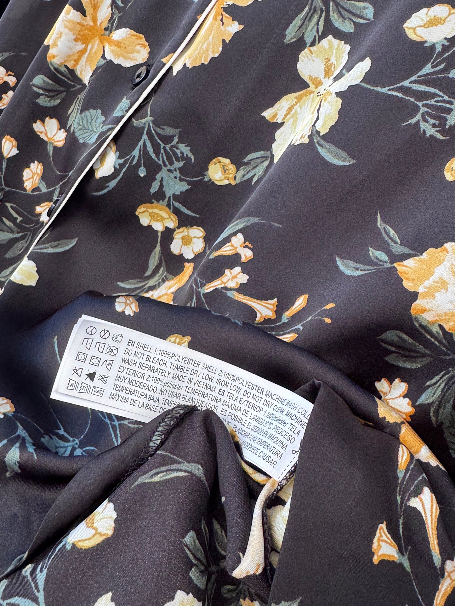Forever 21 Contemporary Floral Silky-Style Top Sz L