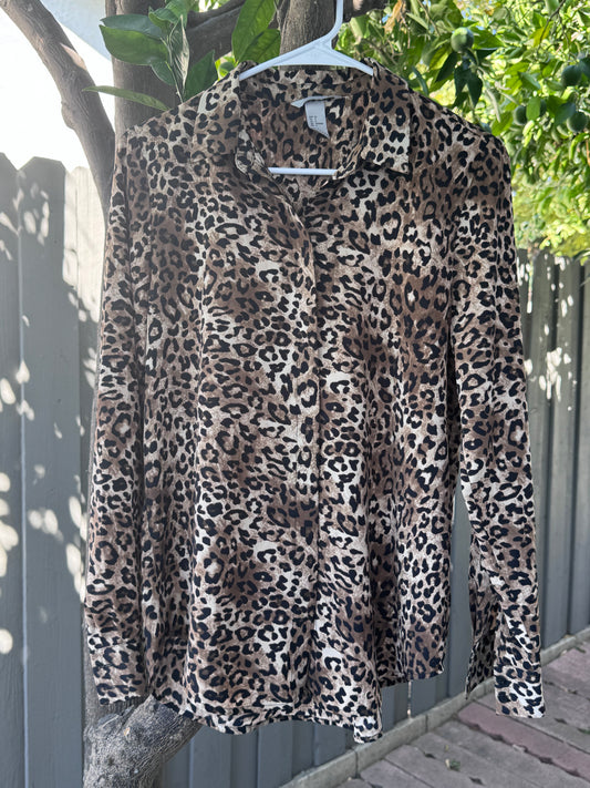 H&M Leopard Print Button-Up Blouse – Size 4