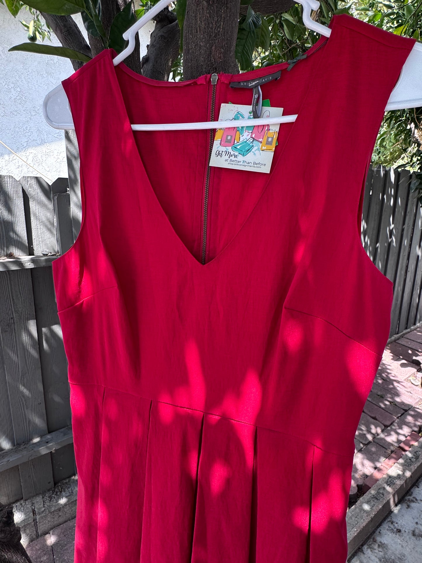 NEW Kristin Davis Red Sleeveless Pleated Dress – Size 10