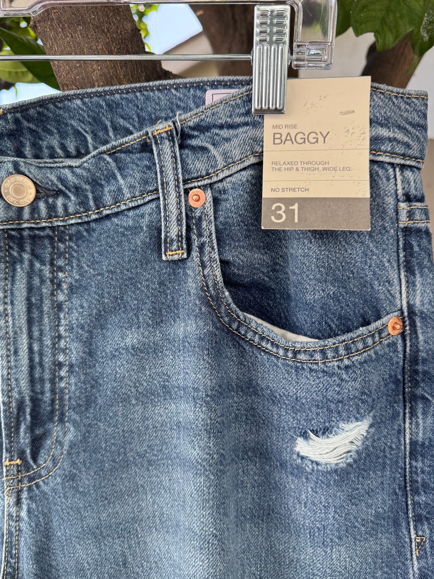NEW GAP Baggy Mid Rise Distressed Wide Leg Jeans Women’s Sz 31