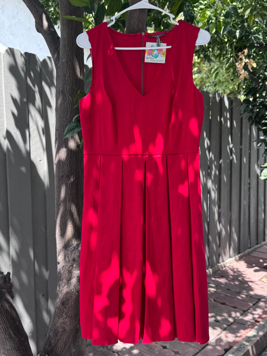 NEW Kristin Davis Red Sleeveless Pleated Dress – Size 10