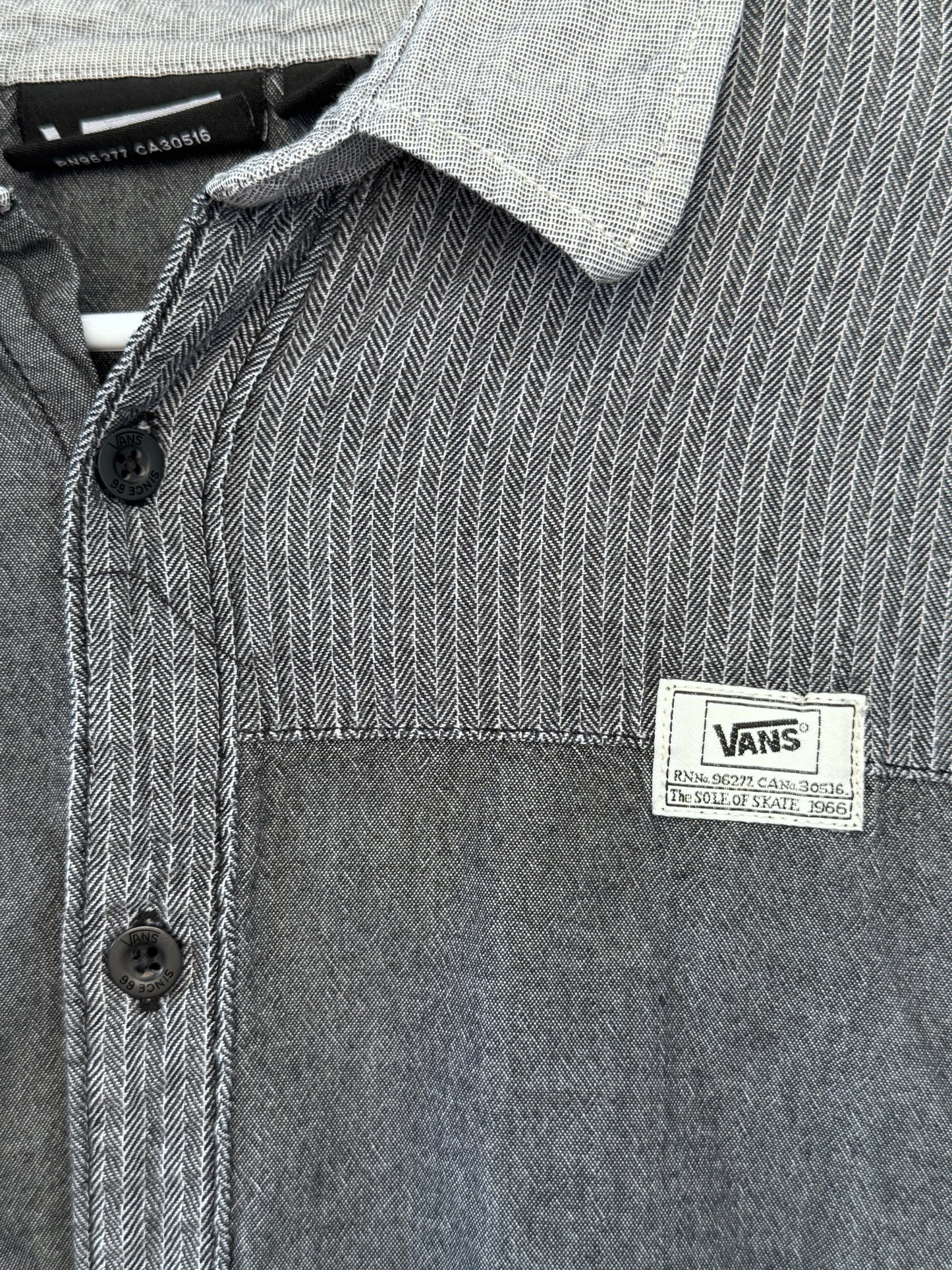 Vans Two-Toned Button-Up Shirt – Sz Small